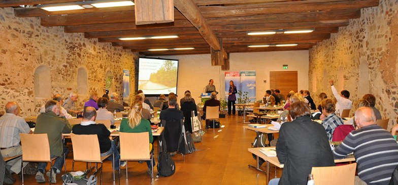 NABU-Fachtagung ‚Die Schwarzpappel und ihre Lebensräume in Sachsen’ 2013, Blick in den Tagungssaal des Klosters Riesa. | Foto: NABU Sachsen NABU-Fachtagung ‚Die Schwarzpappel und ihre Lebensräume in Sachsen’ 2013, Blick in den Tagungssaal des Klosters Riesa. | Foto: NABU Sachsen